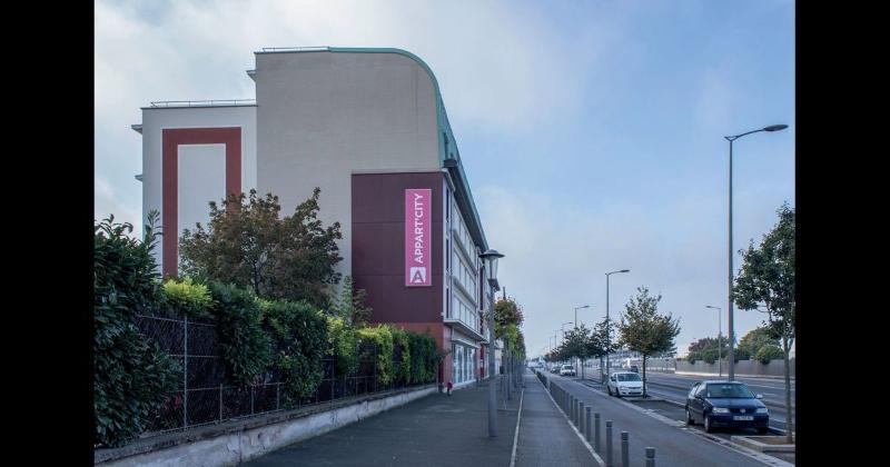 布尔歇舒适城市公寓式酒店 - 机场 勒布尔热 外观 照片